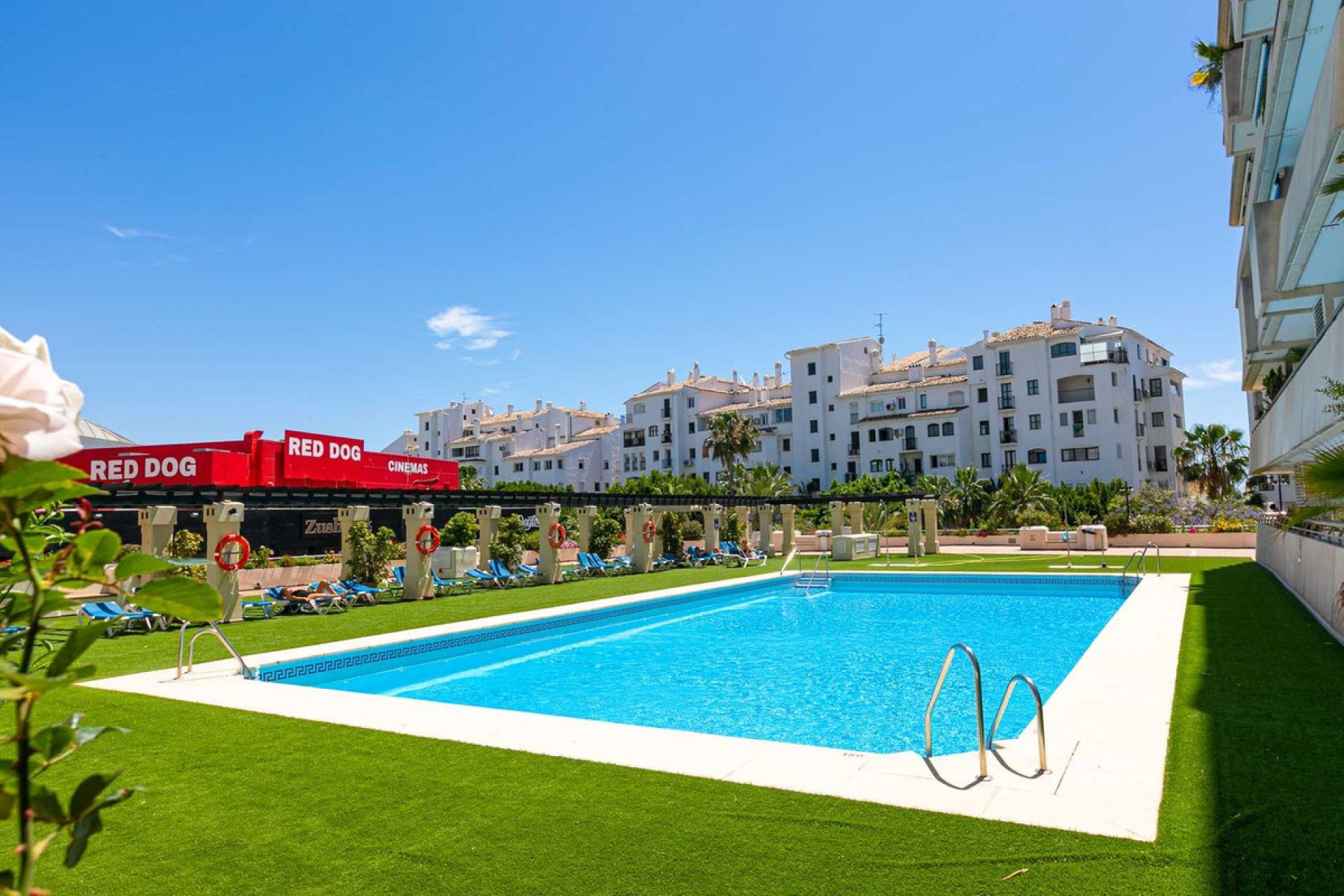 Resale - Apartment - Middle Floor Apartment - Marbella - Puerto Banús