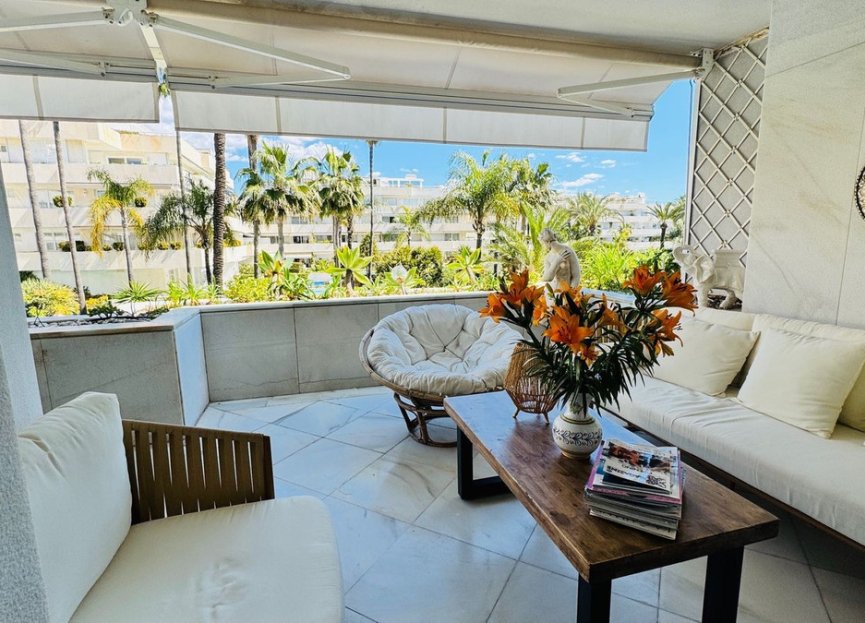 Resale - Apartment - Middle Floor Apartment - Marbella - Puerto Banús