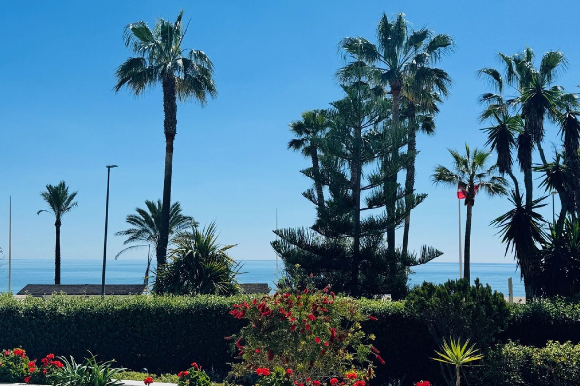 Resale - Apartment - Middle Floor Apartment - Marbella - Puerto Banús