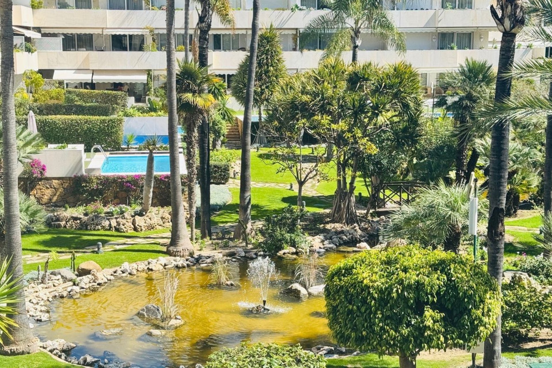 Resale - Apartment - Middle Floor Apartment - Marbella - Puerto Banús