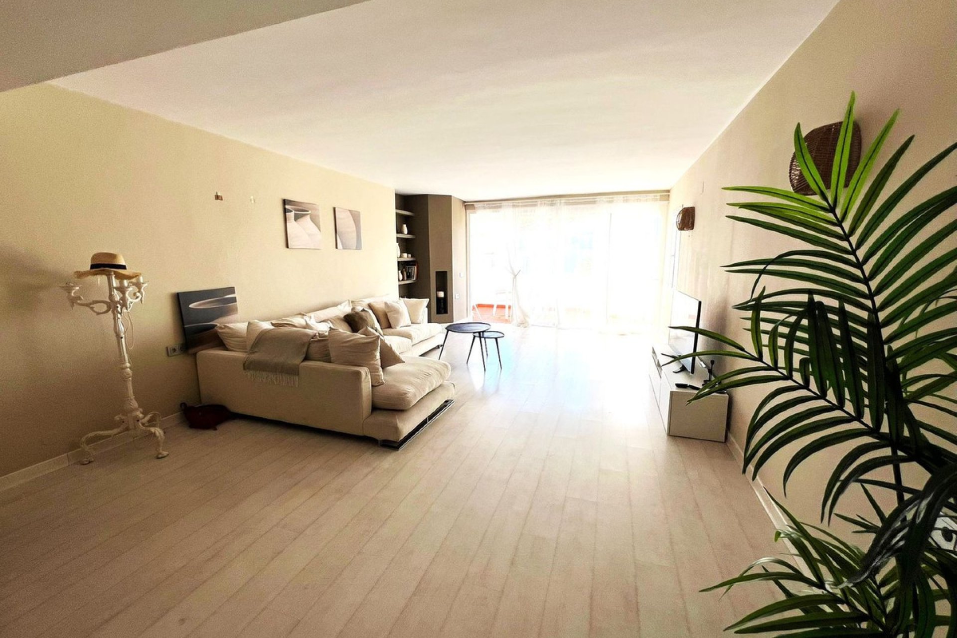 Resale - Apartment - Middle Floor Apartment - Marbella - Puerto Banús