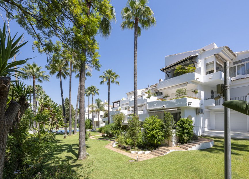 Resale - Apartment - Middle Floor Apartment - Marbella - Puerto Banús