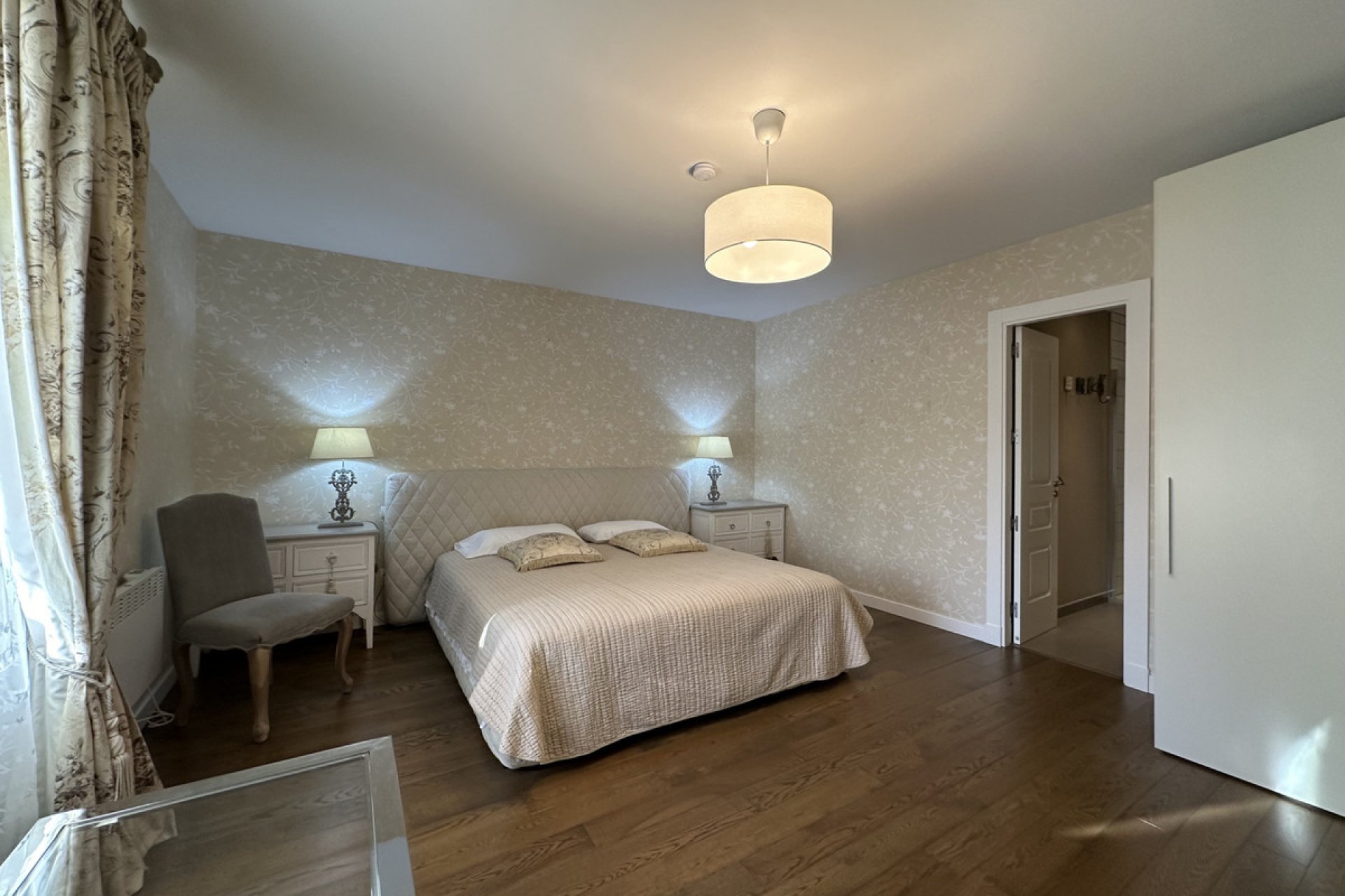 Resale - Apartment - Middle Floor Apartment - Marbella - Puerto Banús