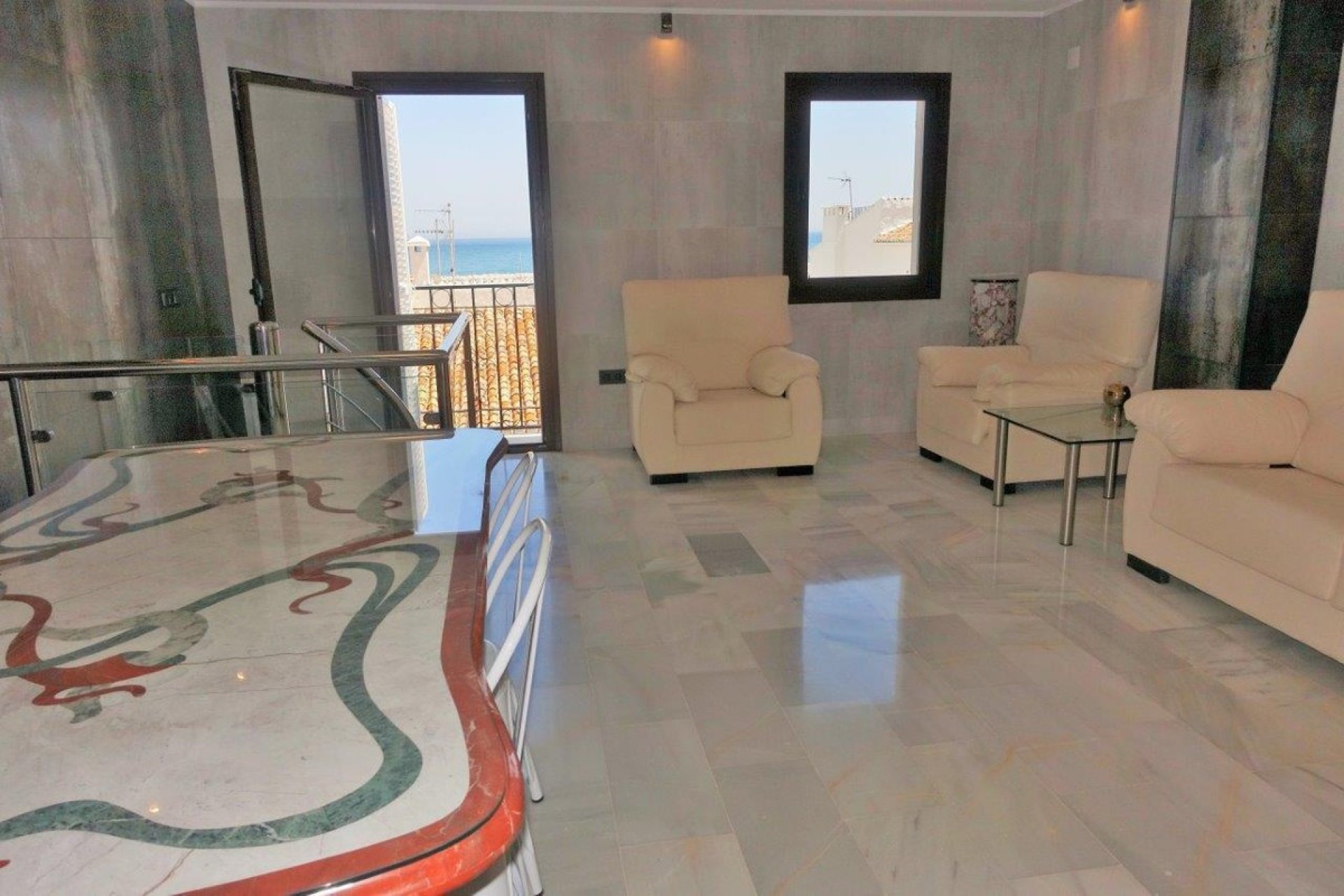 Resale - Apartment - Middle Floor Apartment - Marbella - Puerto Banús