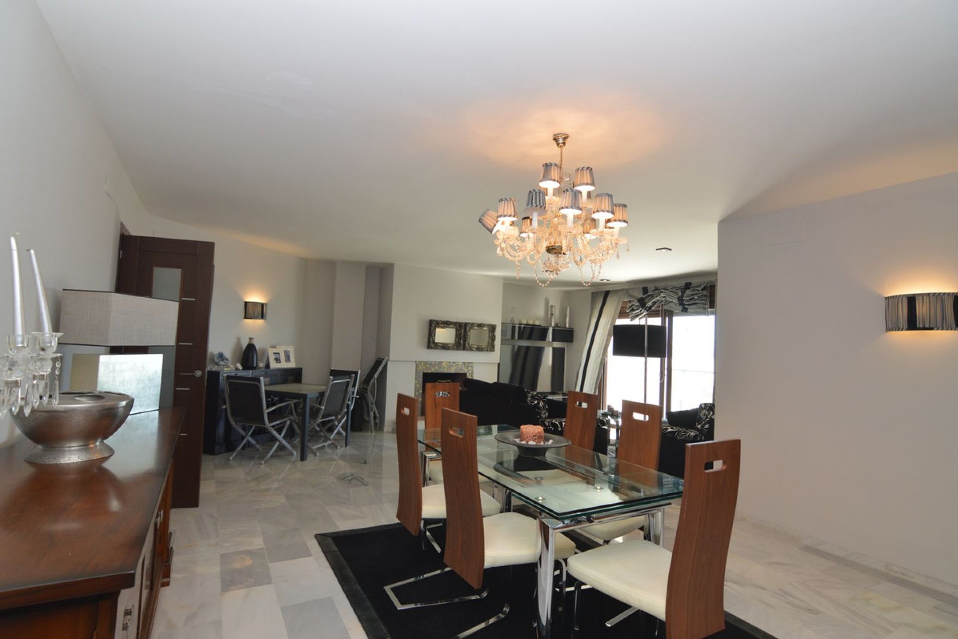 Resale - Apartment - Middle Floor Apartment - Marbella - Puerto Banús