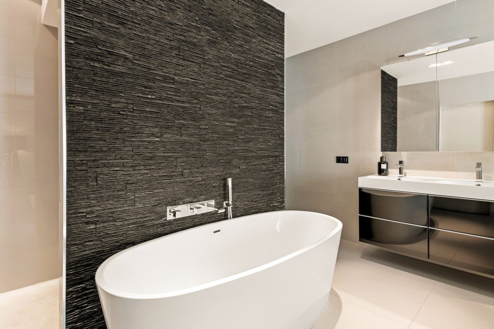 Resale - Apartment - Middle Floor Apartment - Marbella - Puerto Banús