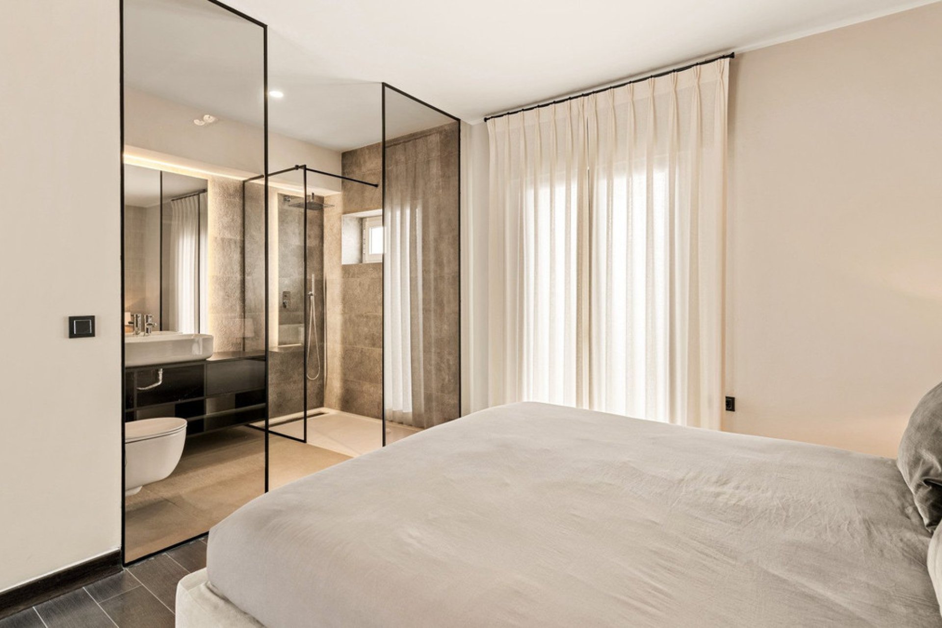 Resale - Apartment - Middle Floor Apartment - Marbella - Puerto Banús