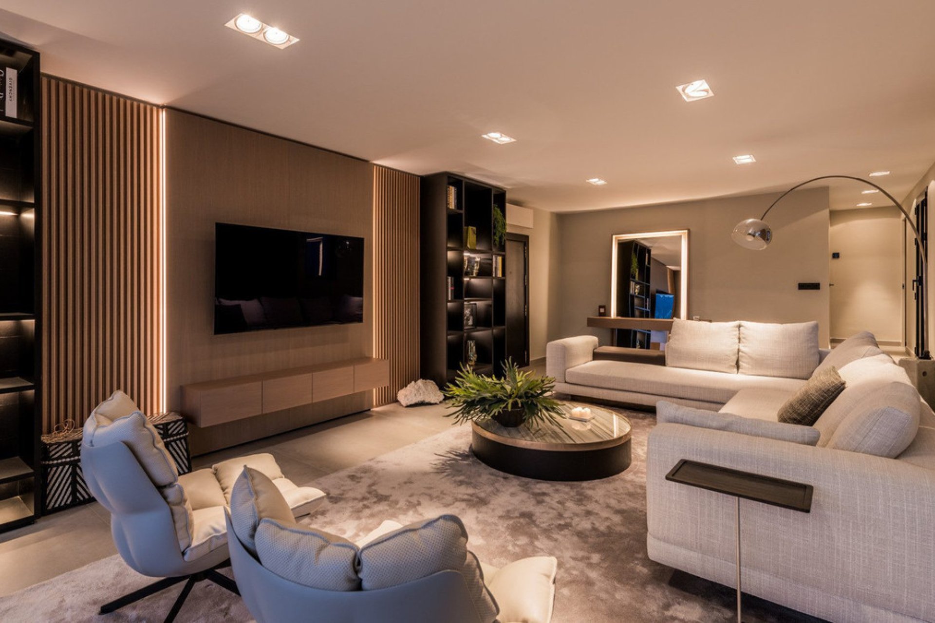 Resale - Apartment - Middle Floor Apartment - Marbella - Puerto Banús