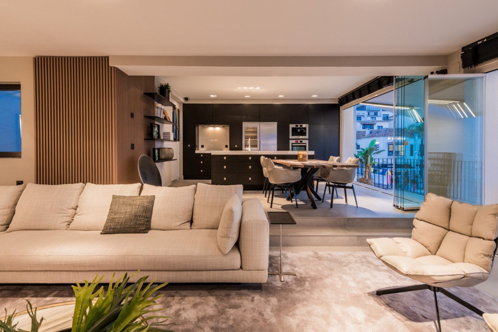 Resale - Apartment - Middle Floor Apartment - Marbella - Puerto Banús