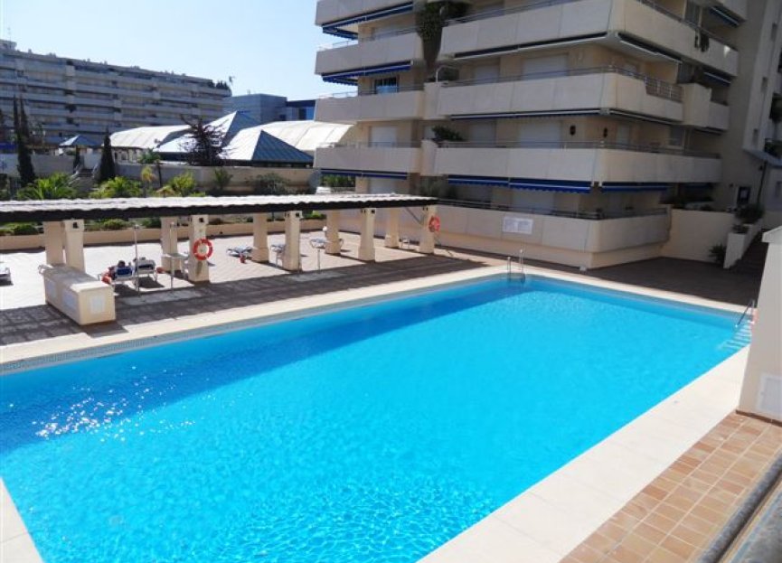 Resale - Apartment - Middle Floor Apartment - Marbella - Puerto Banús