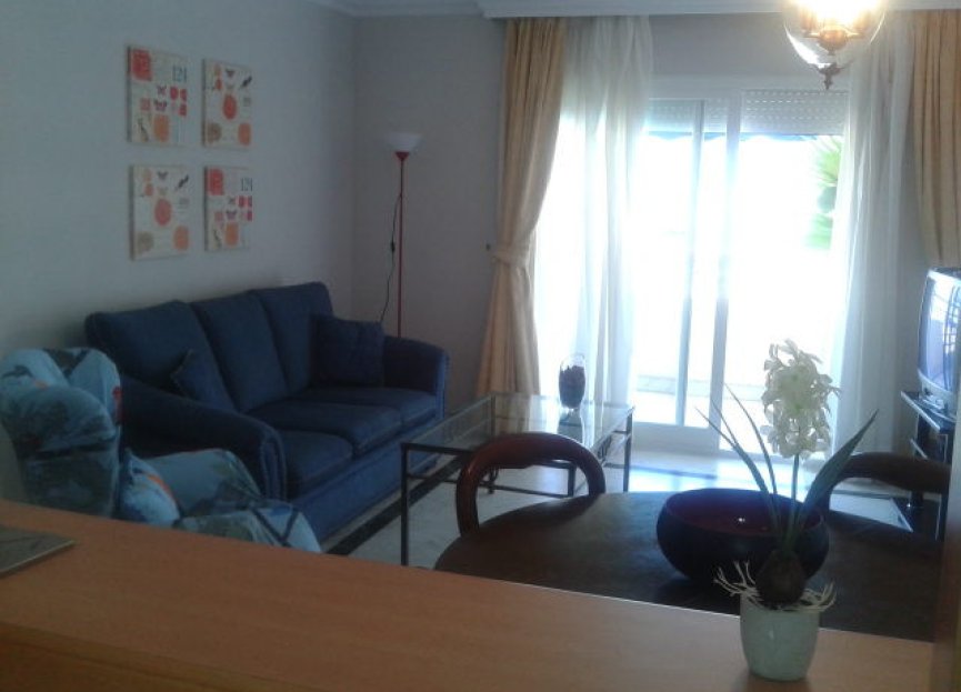 Resale - Apartment - Middle Floor Apartment - Marbella - Puerto Banús