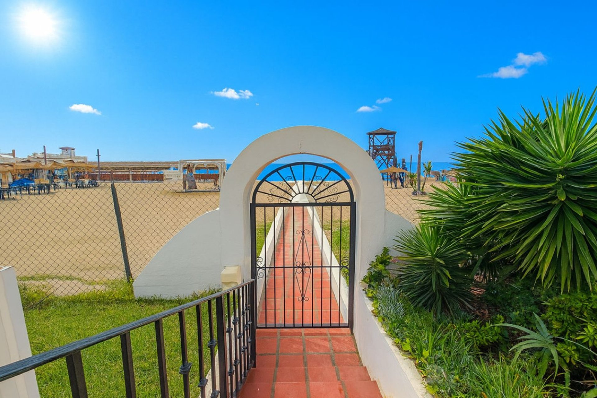 Resale - Apartment - Middle Floor Apartment - Marbella - Puerto de Cabopino