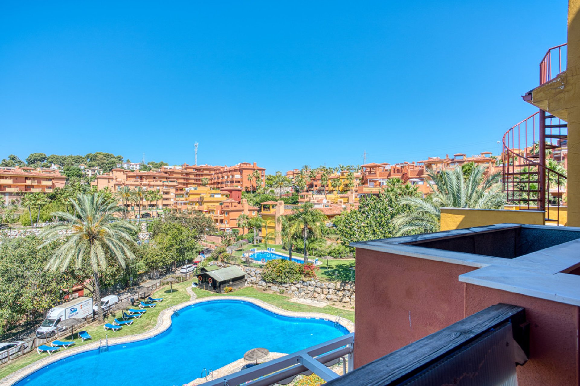 Resale - Apartment - Middle Floor Apartment - Marbella - Reserva de Marbella