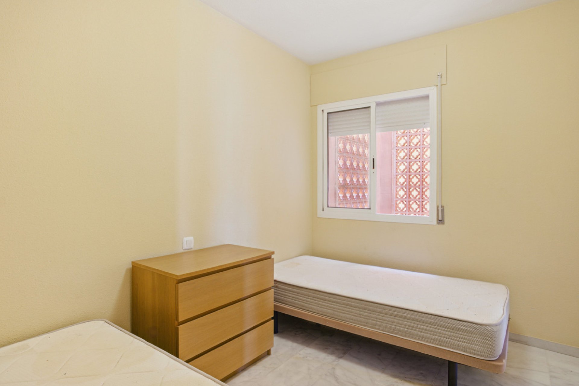 Resale - Apartment - Middle Floor Apartment - Marbella - Reserva de Marbella