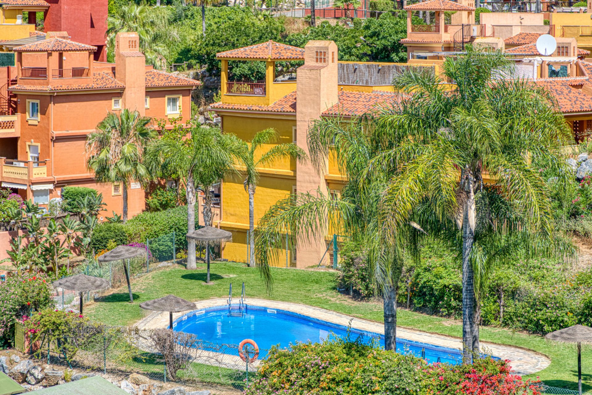 Resale - Apartment - Middle Floor Apartment - Marbella - Reserva de Marbella