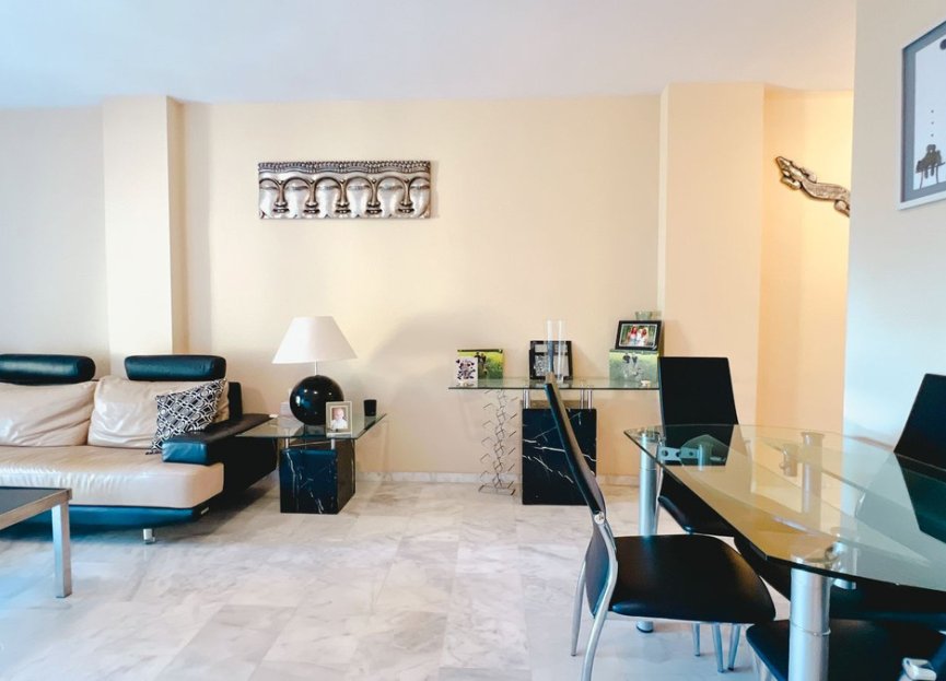 Resale - Apartment - Middle Floor Apartment - Marbella - Reserva de Marbella