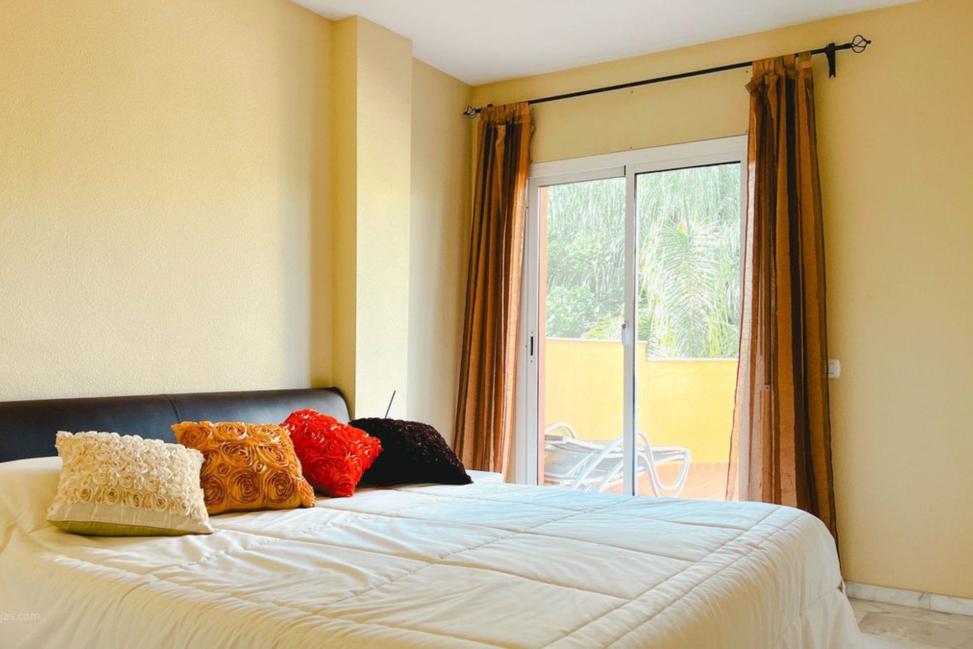 Resale - Apartment - Middle Floor Apartment - Marbella - Reserva de Marbella