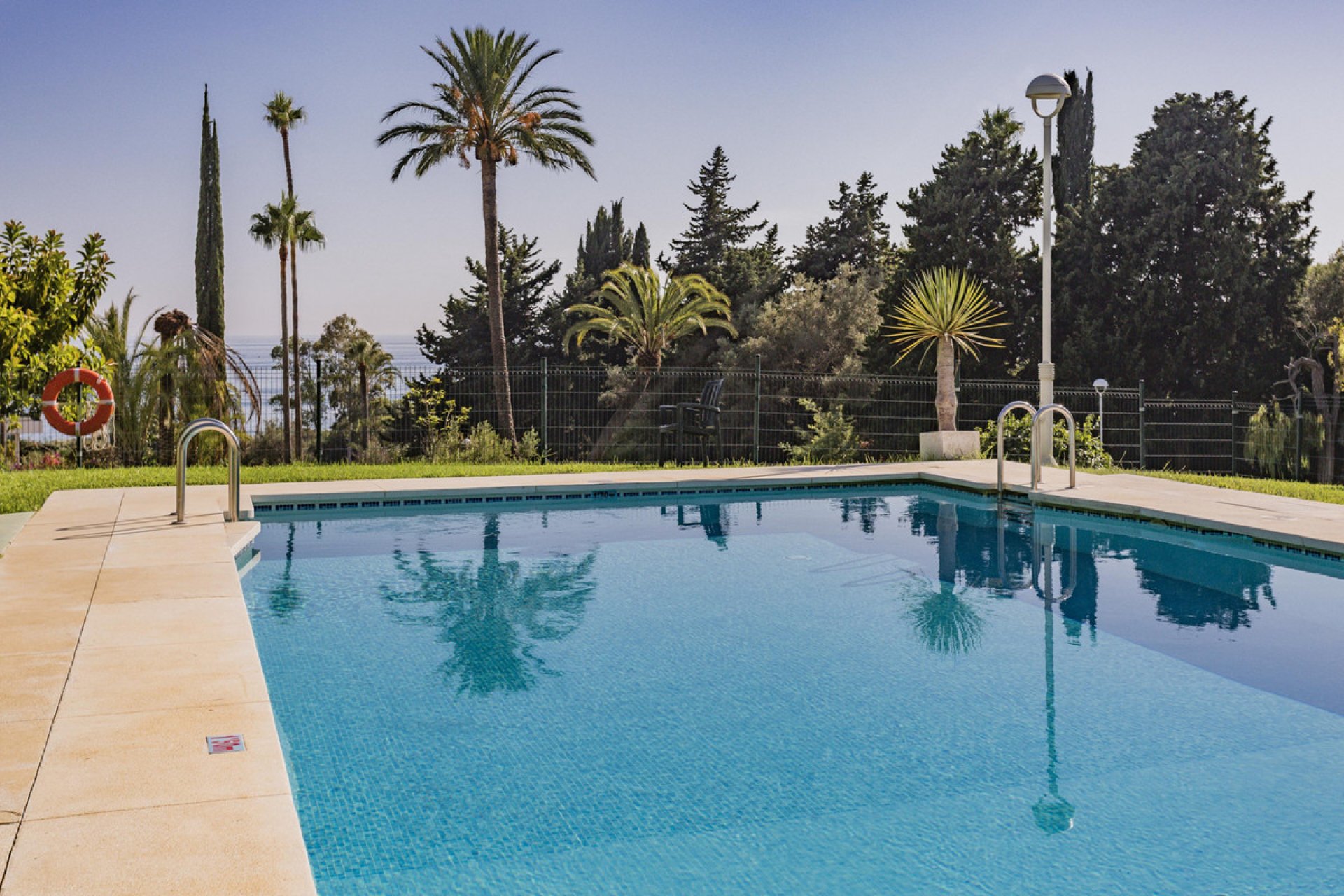 Resale - Apartment - Middle Floor Apartment - Marbella - Río Real