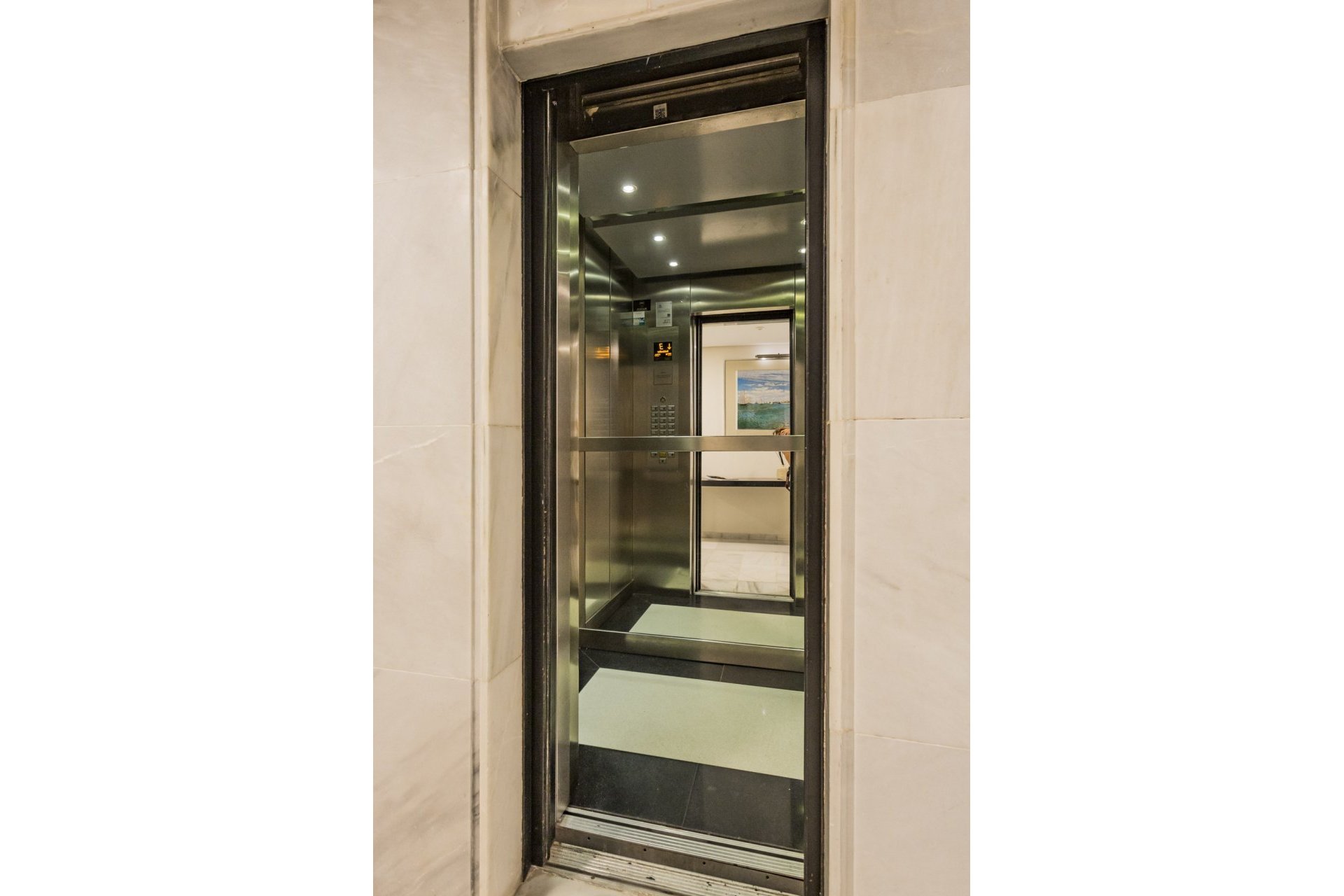 Resale - Apartment - Middle Floor Apartment - Marbella - Río Real