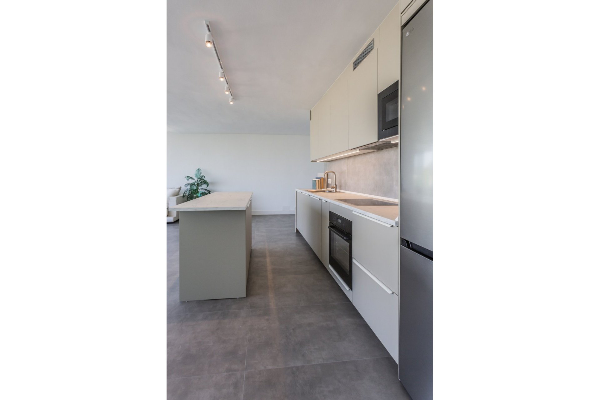 Resale - Apartment - Middle Floor Apartment - Marbella - Río Real