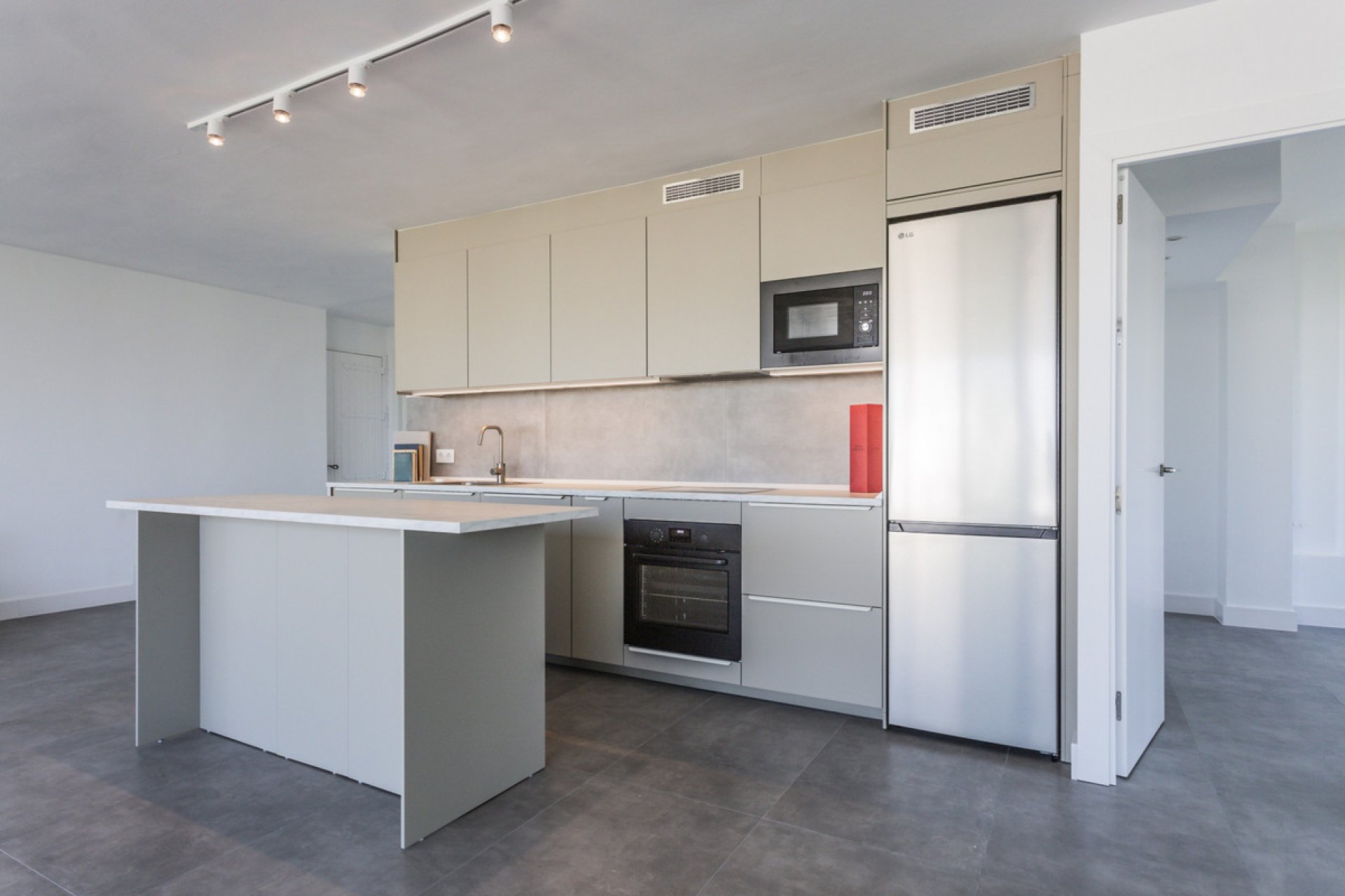 Resale - Apartment - Middle Floor Apartment - Marbella - Río Real