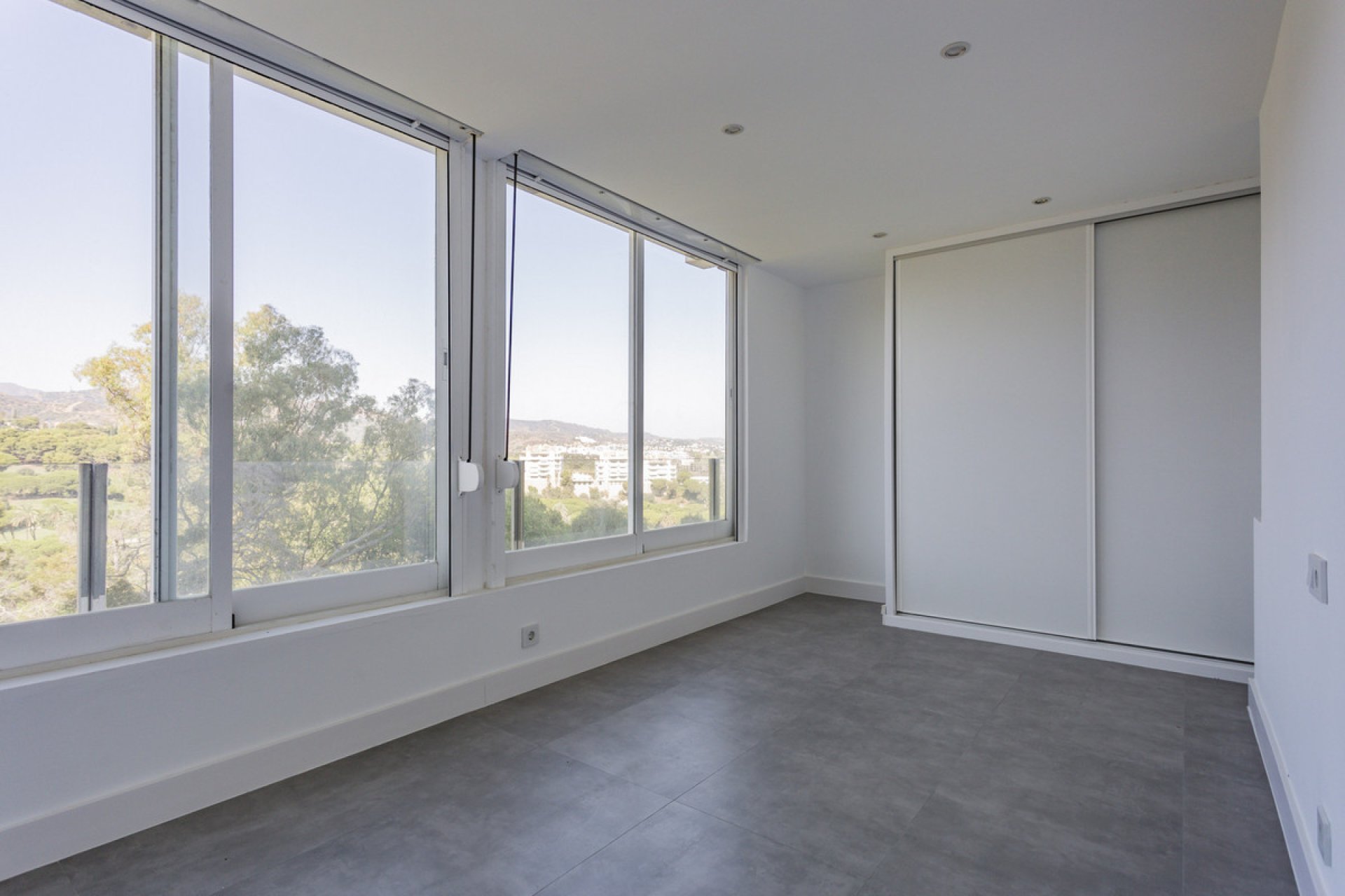 Resale - Apartment - Middle Floor Apartment - Marbella - Río Real