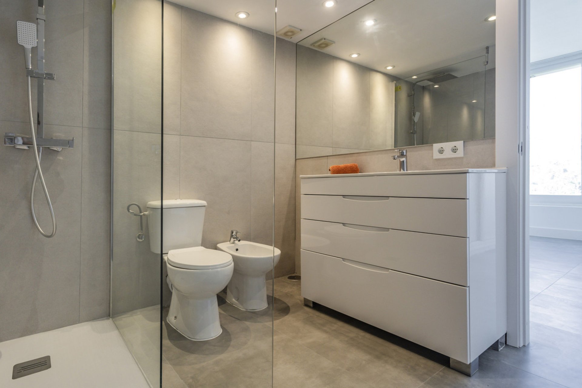 Resale - Apartment - Middle Floor Apartment - Marbella - Río Real