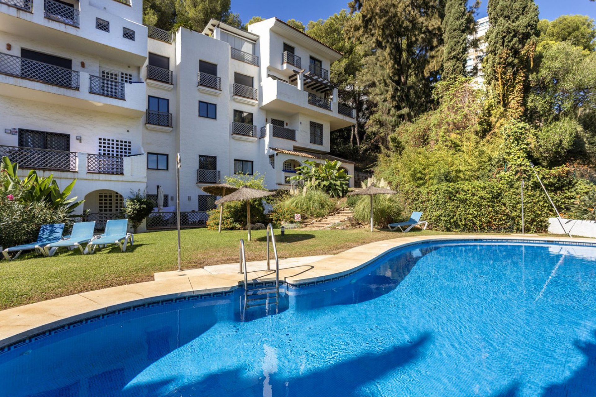 Resale - Apartment - Middle Floor Apartment - Marbella - Río Real