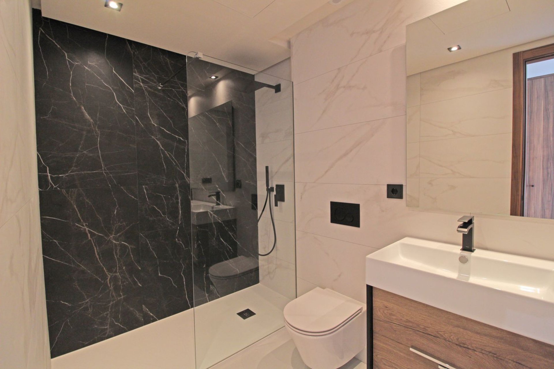 Resale - Apartment - Middle Floor Apartment - Marbella - San Pedro De Alcantara