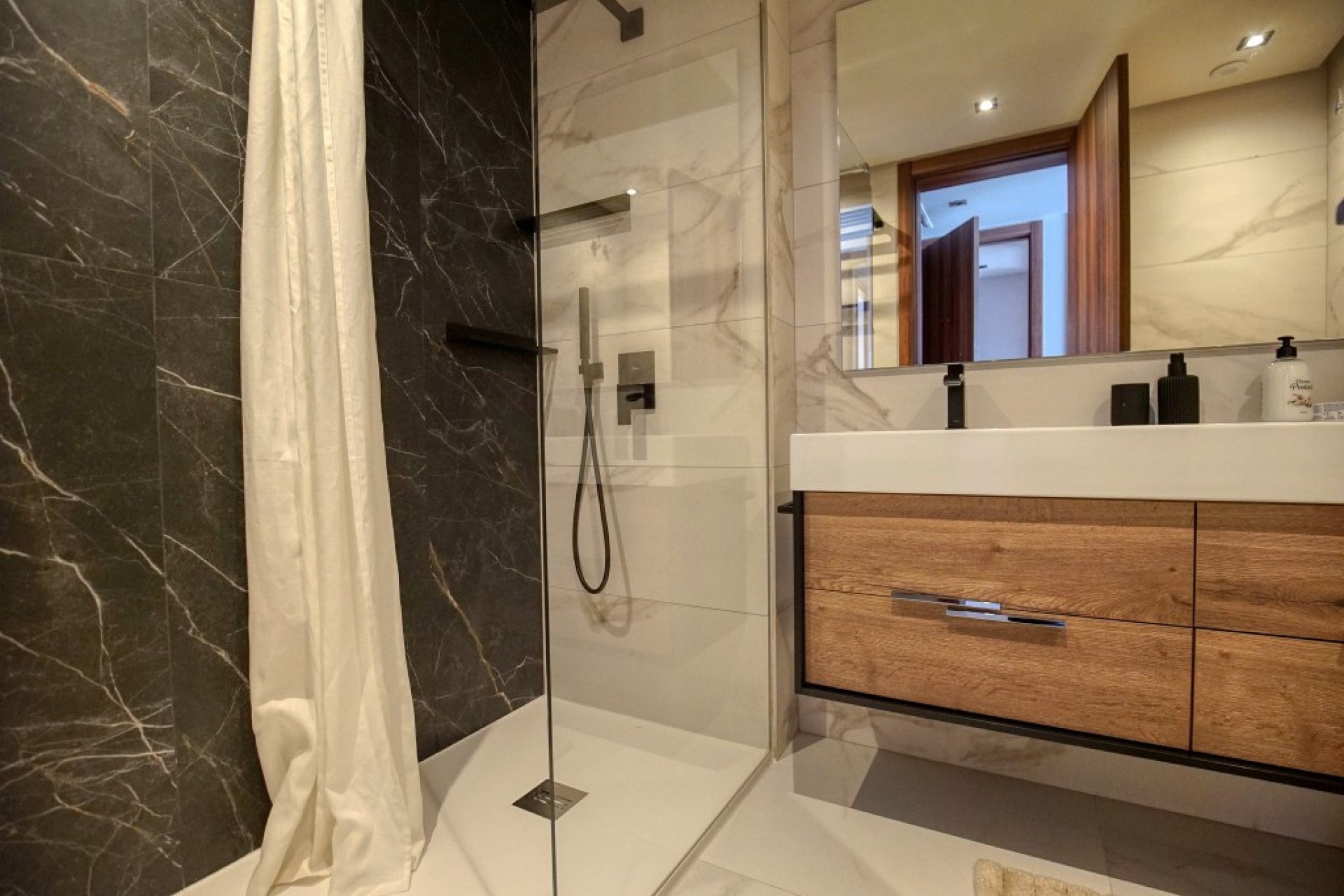 Resale - Apartment - Middle Floor Apartment - Marbella - San Pedro De Alcantara