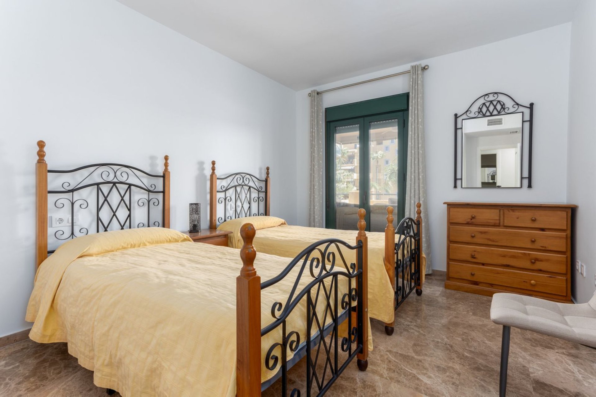 Resale - Apartment - Middle Floor Apartment - Marbella - San Pedro De Alcantara