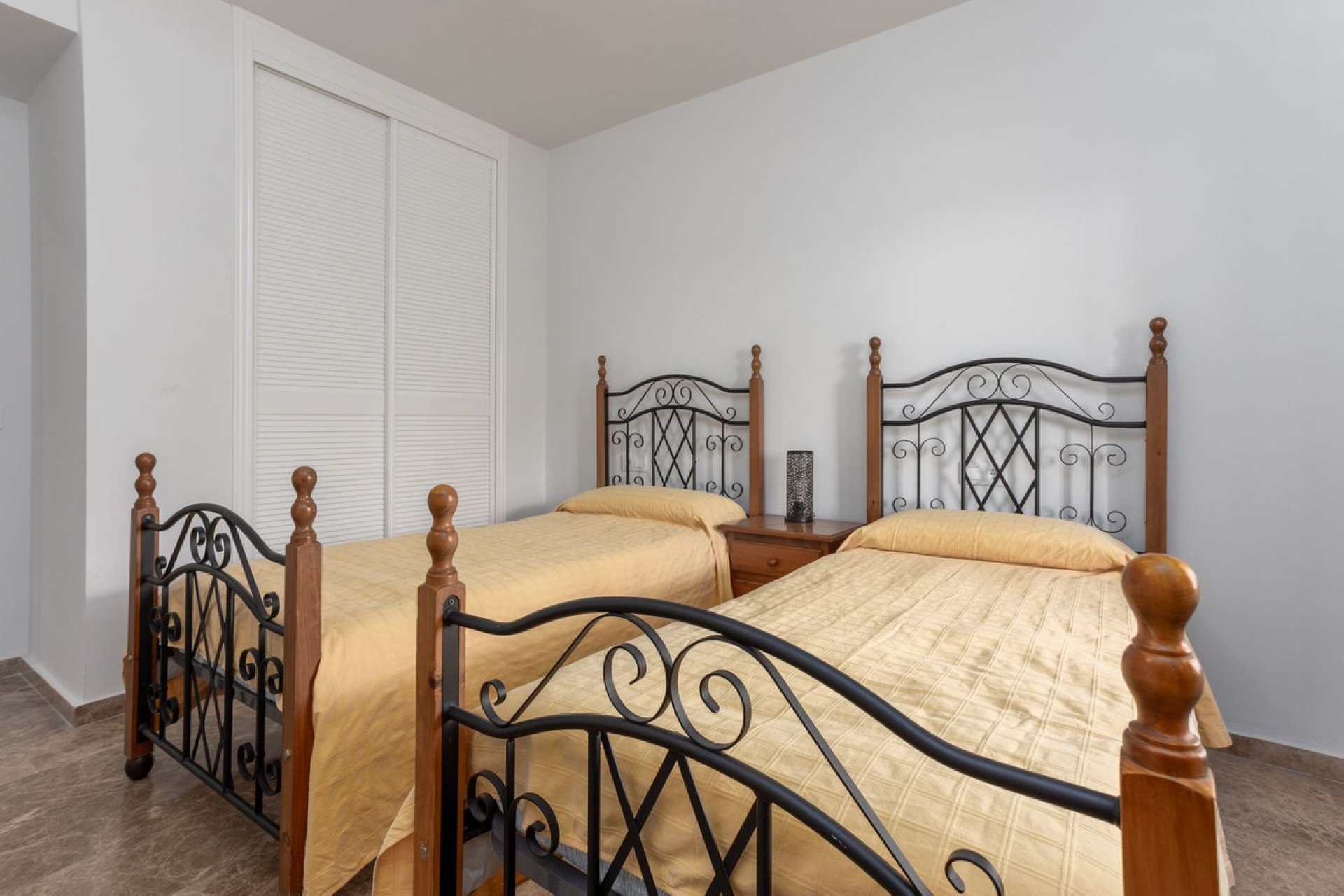 Resale - Apartment - Middle Floor Apartment - Marbella - San Pedro De Alcantara