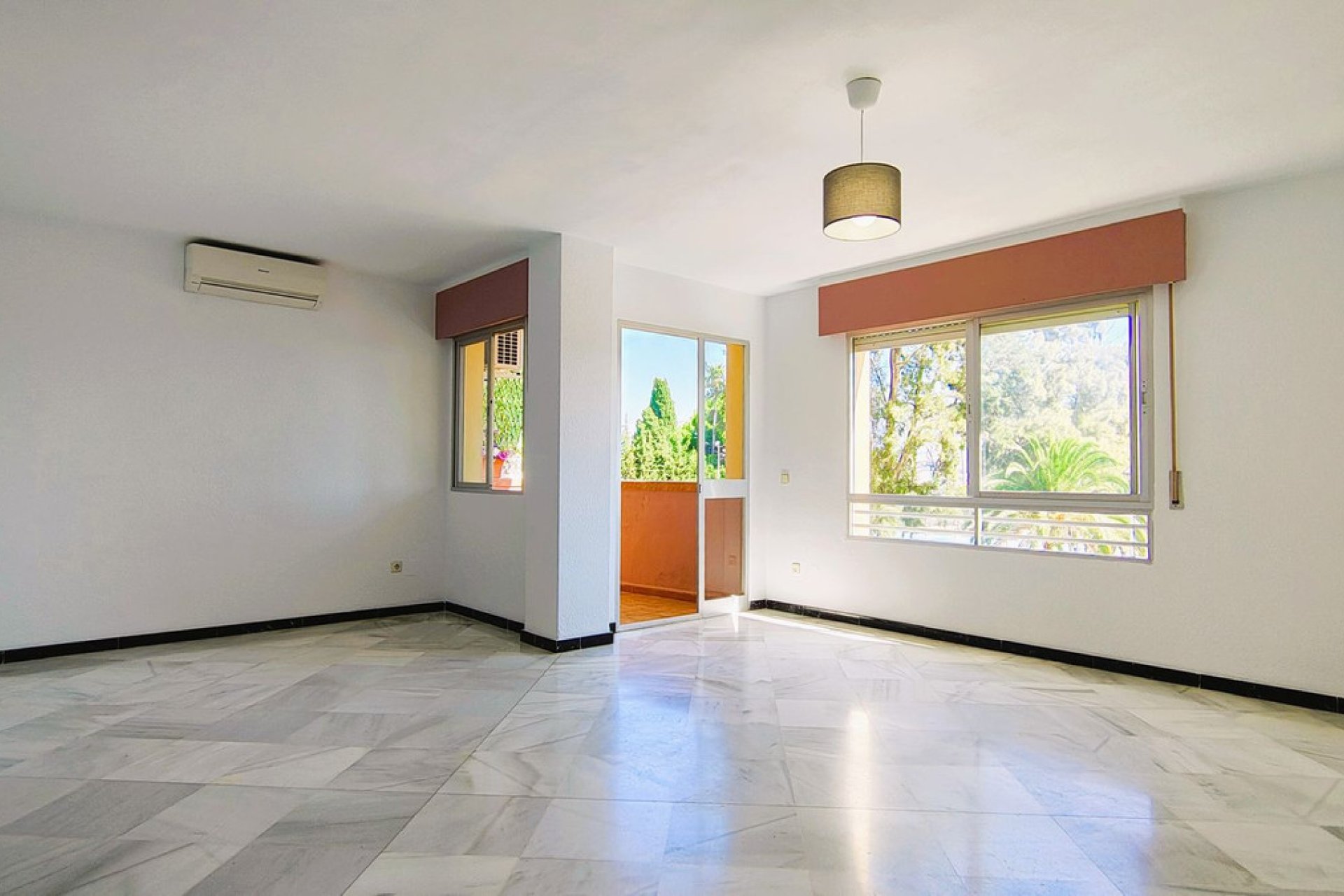 Resale - Apartment - Middle Floor Apartment - Marbella - San Pedro De Alcantara