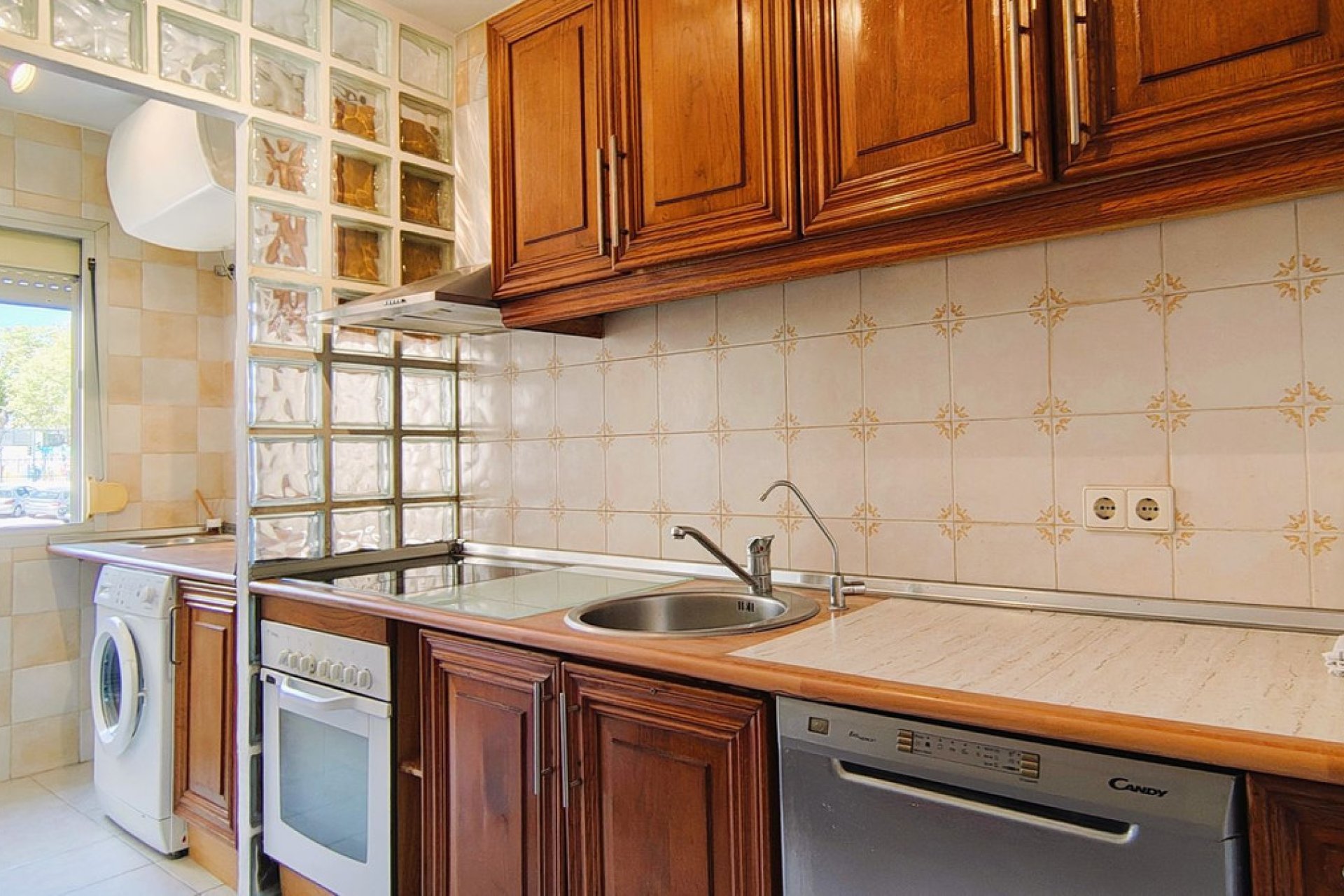 Resale - Apartment - Middle Floor Apartment - Marbella - San Pedro De Alcantara