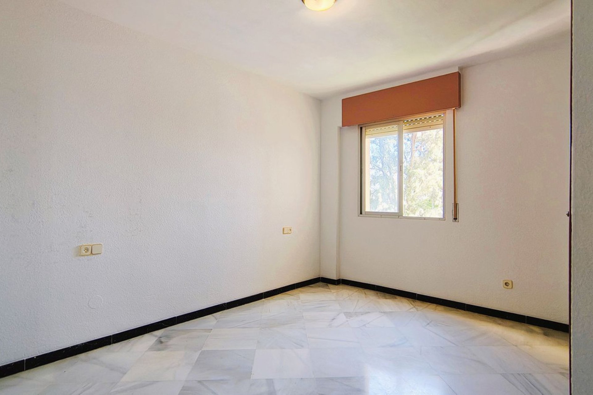 Resale - Apartment - Middle Floor Apartment - Marbella - San Pedro De Alcantara