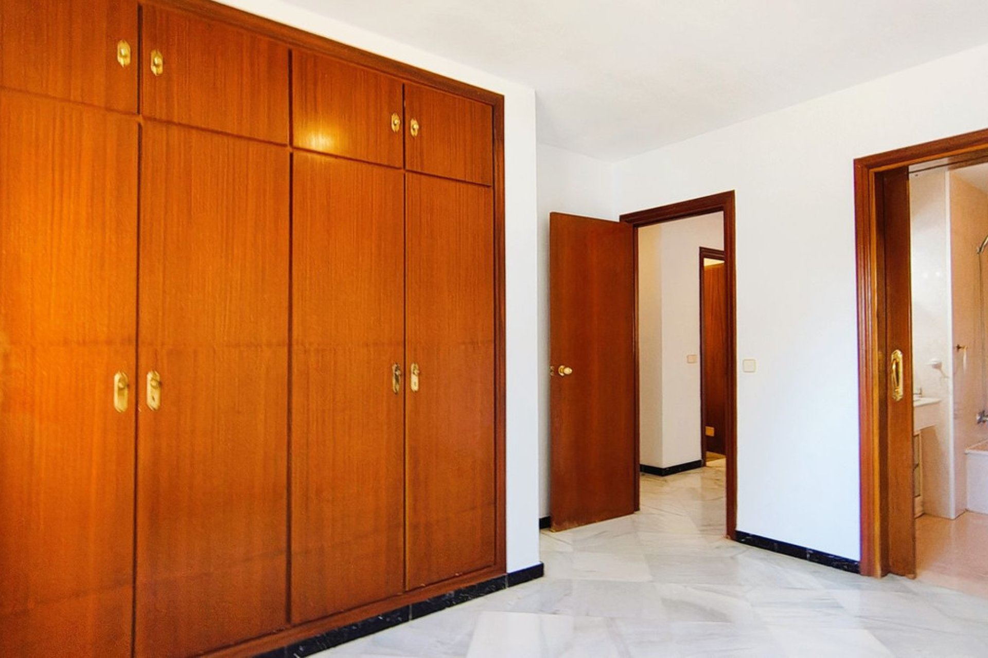 Resale - Apartment - Middle Floor Apartment - Marbella - San Pedro De Alcantara