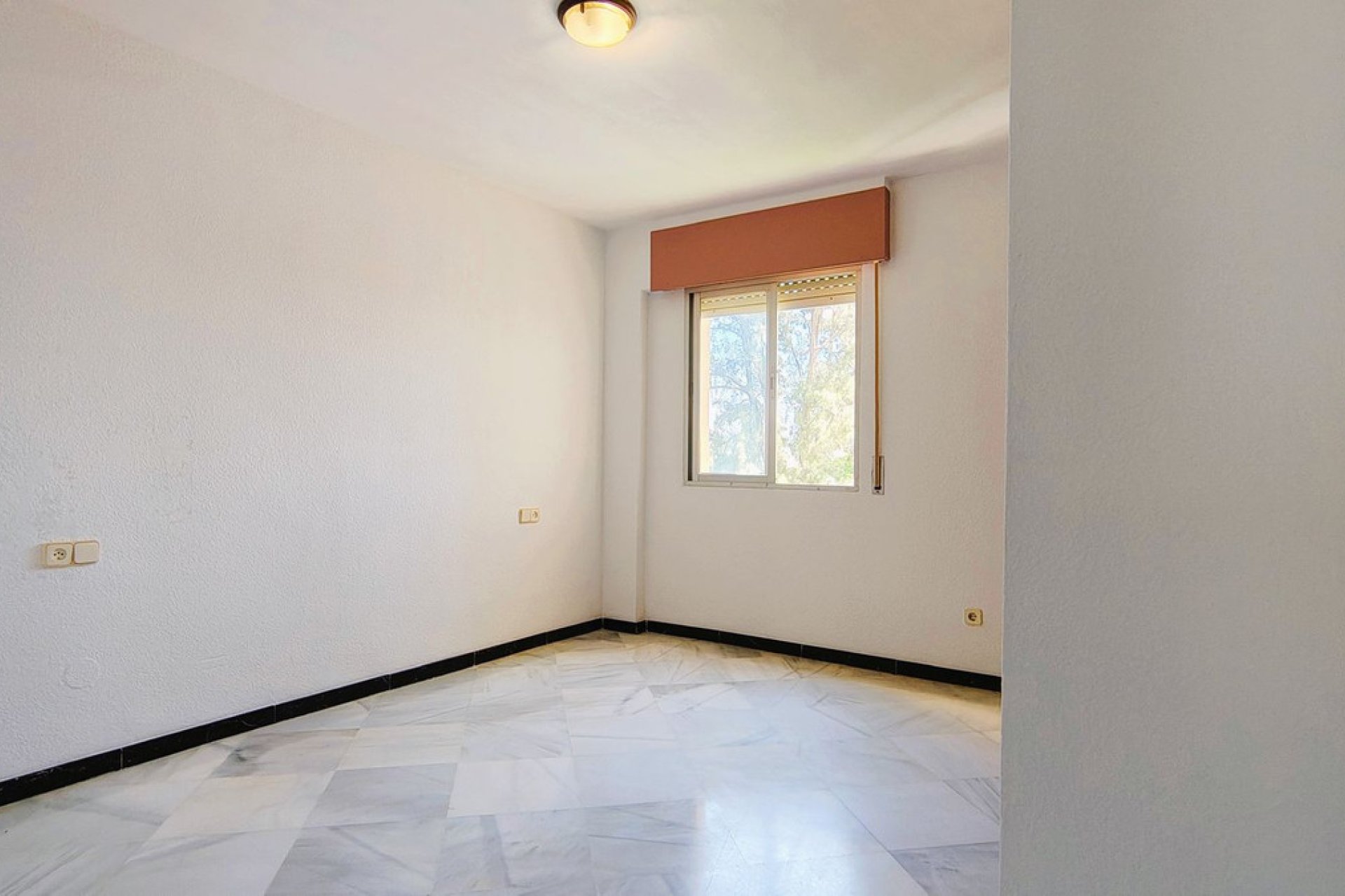 Resale - Apartment - Middle Floor Apartment - Marbella - San Pedro De Alcantara