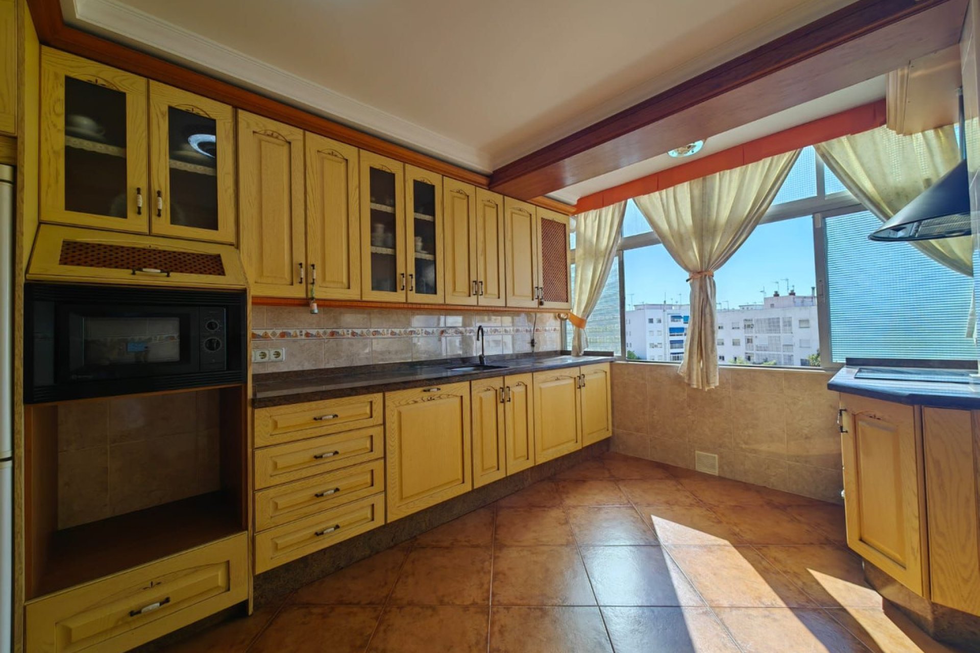 Resale - Apartment - Middle Floor Apartment - Marbella - San Pedro De Alcantara