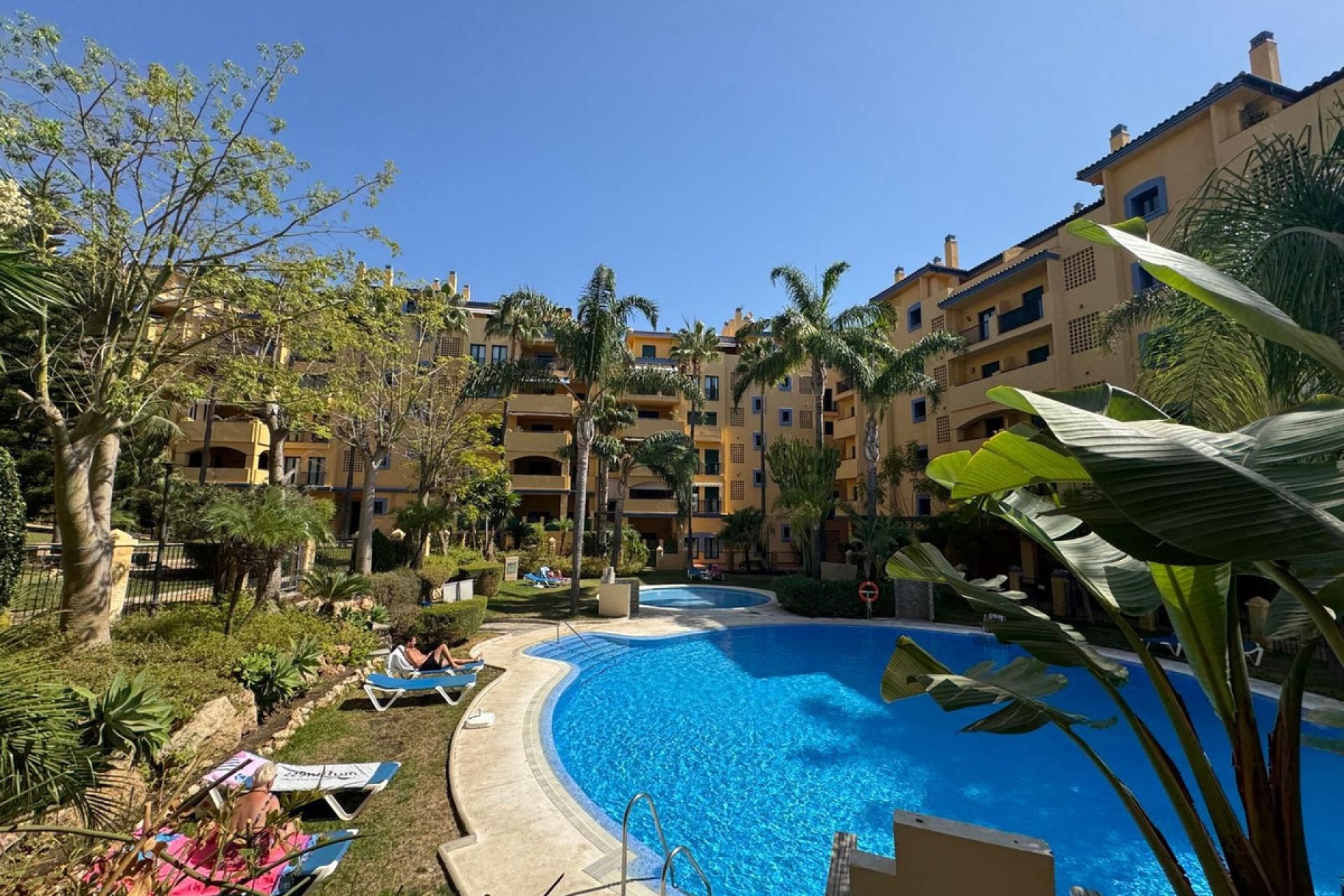 Resale - Apartment - Middle Floor Apartment - Marbella - San Pedro De Alcantara