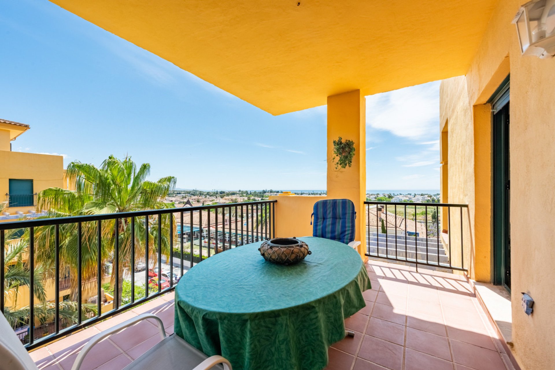 Resale - Apartment - Middle Floor Apartment - Marbella - San Pedro De Alcantara