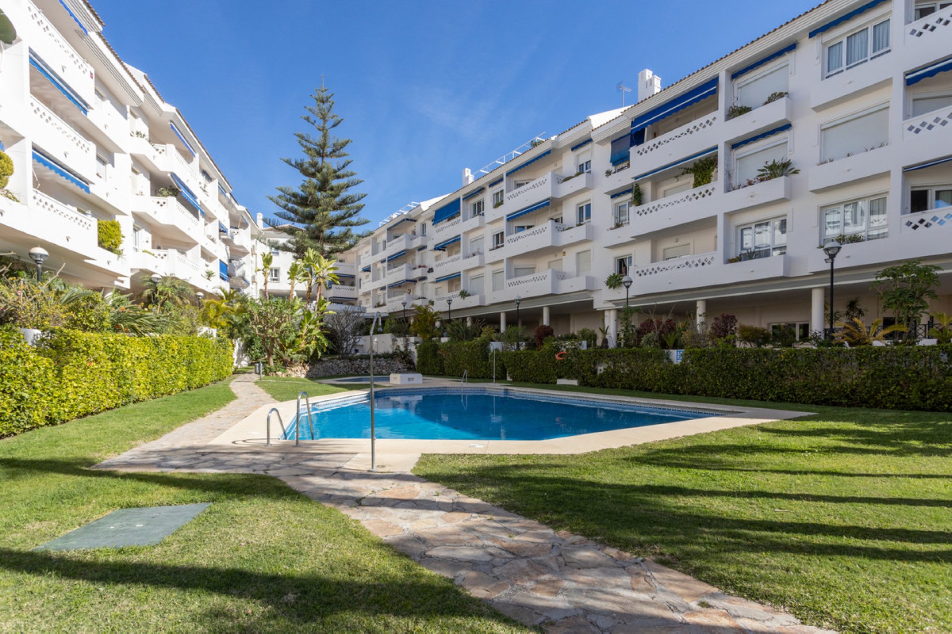 Resale - Apartment - Middle Floor Apartment - Marbella - San Pedro De Alcantara