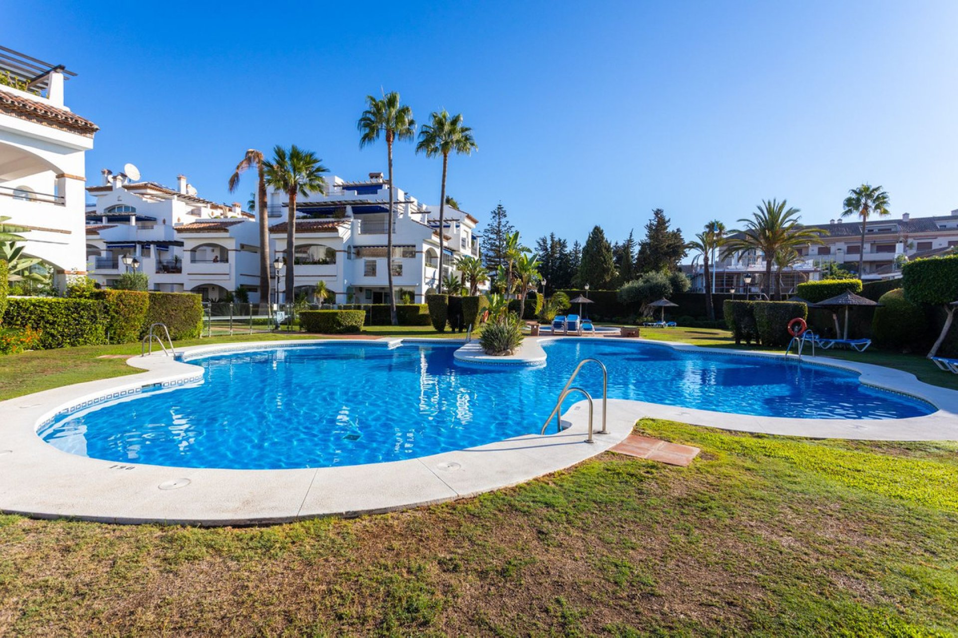 Resale - Apartment - Middle Floor Apartment - Marbella - San Pedro De Alcantara