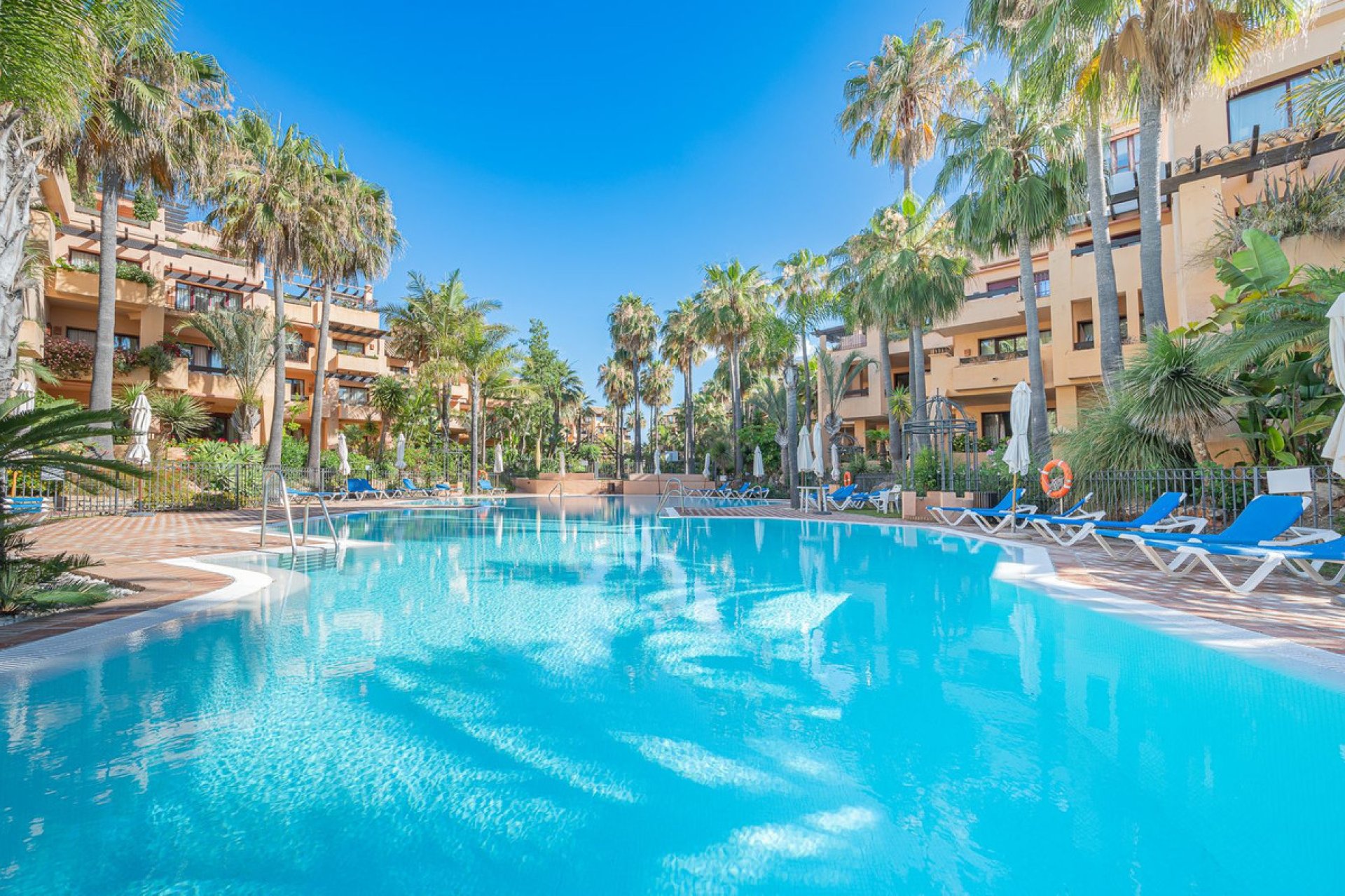 Resale - Apartment - Middle Floor Apartment - Marbella - San Pedro De Alcantara