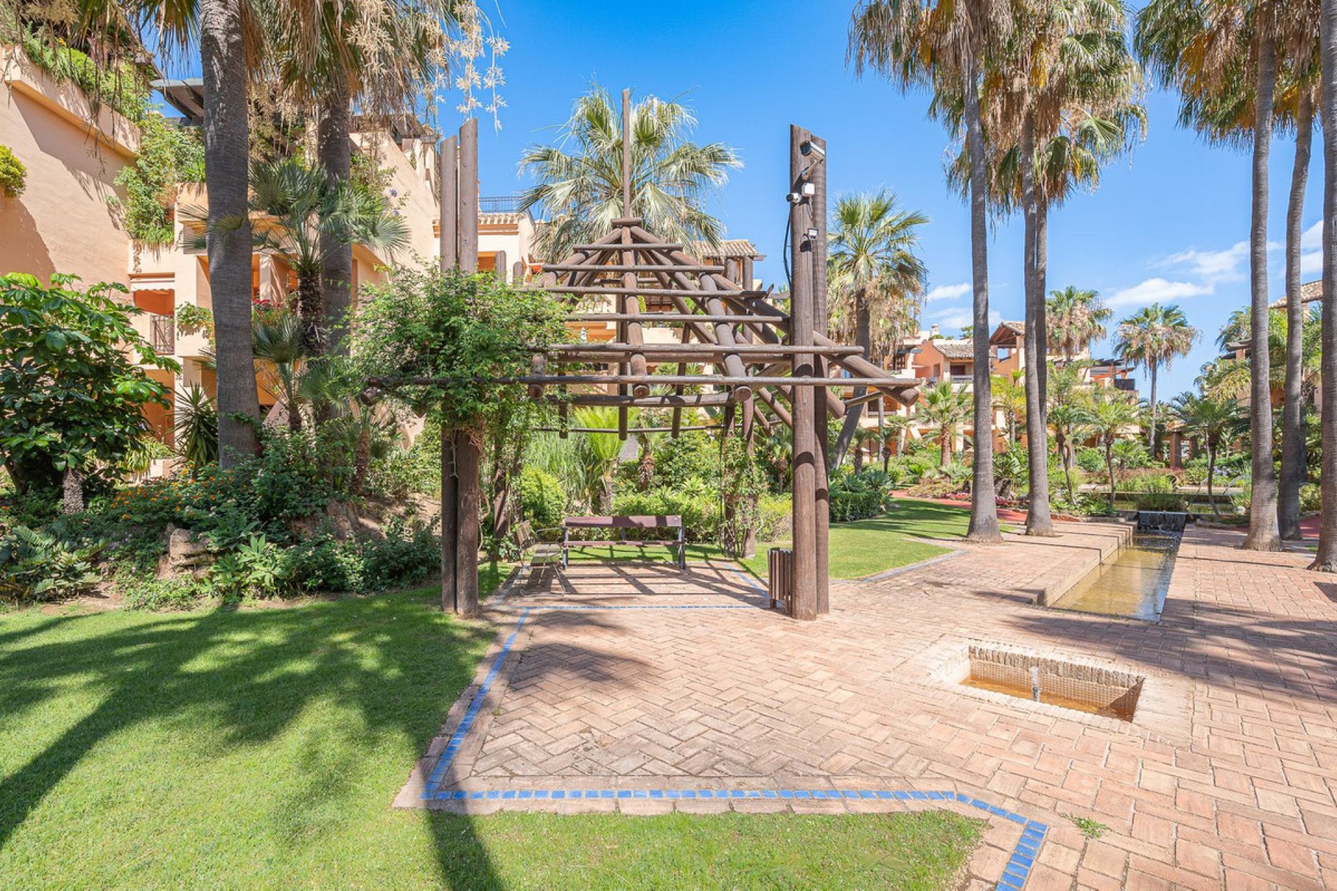 Resale - Apartment - Middle Floor Apartment - Marbella - San Pedro De Alcantara