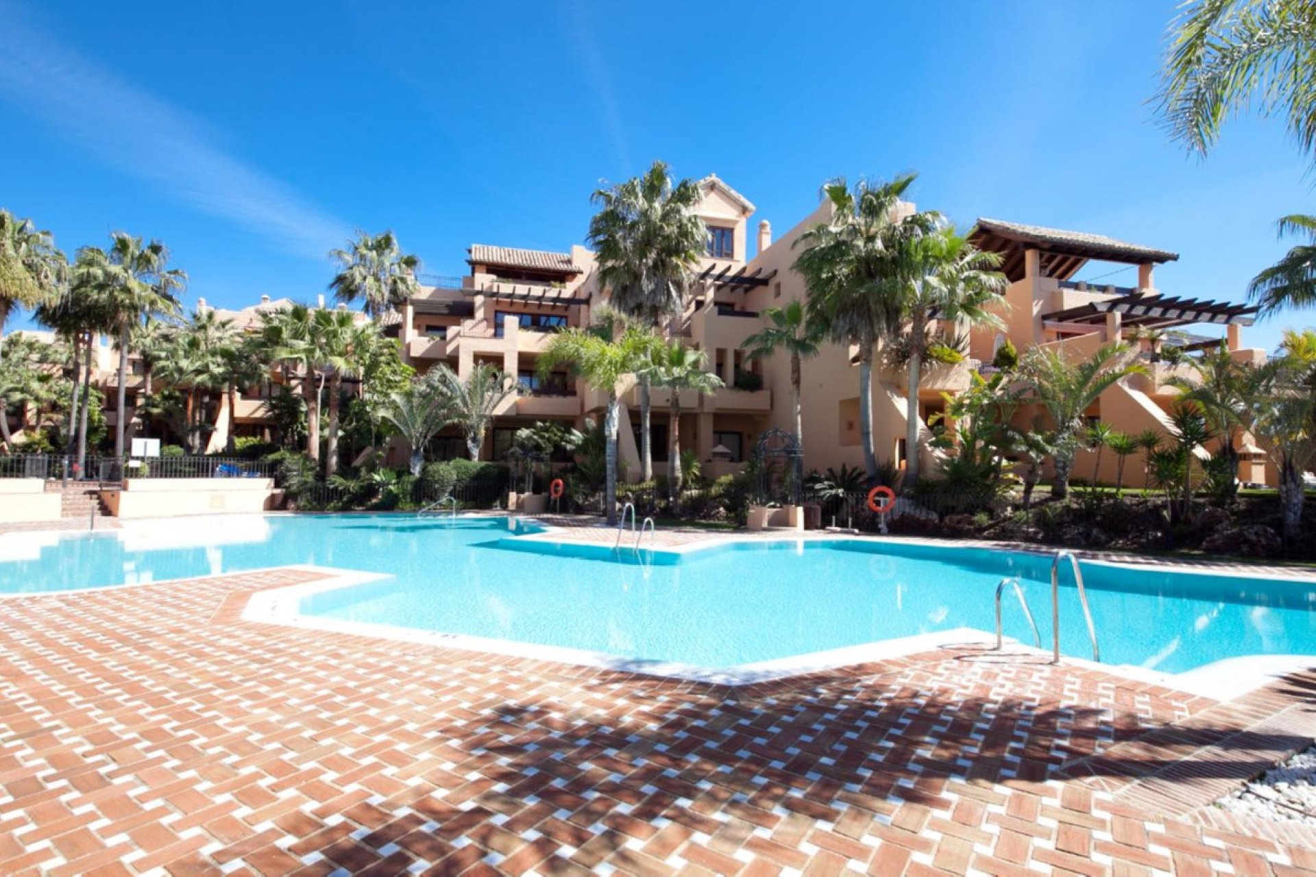 Resale - Apartment - Middle Floor Apartment - Marbella - San Pedro De Alcantara