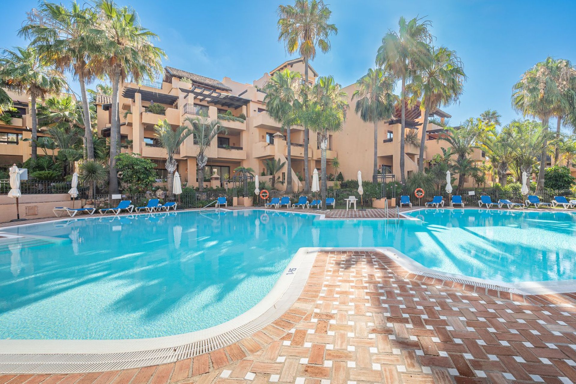 Resale - Apartment - Middle Floor Apartment - Marbella - San Pedro De Alcantara