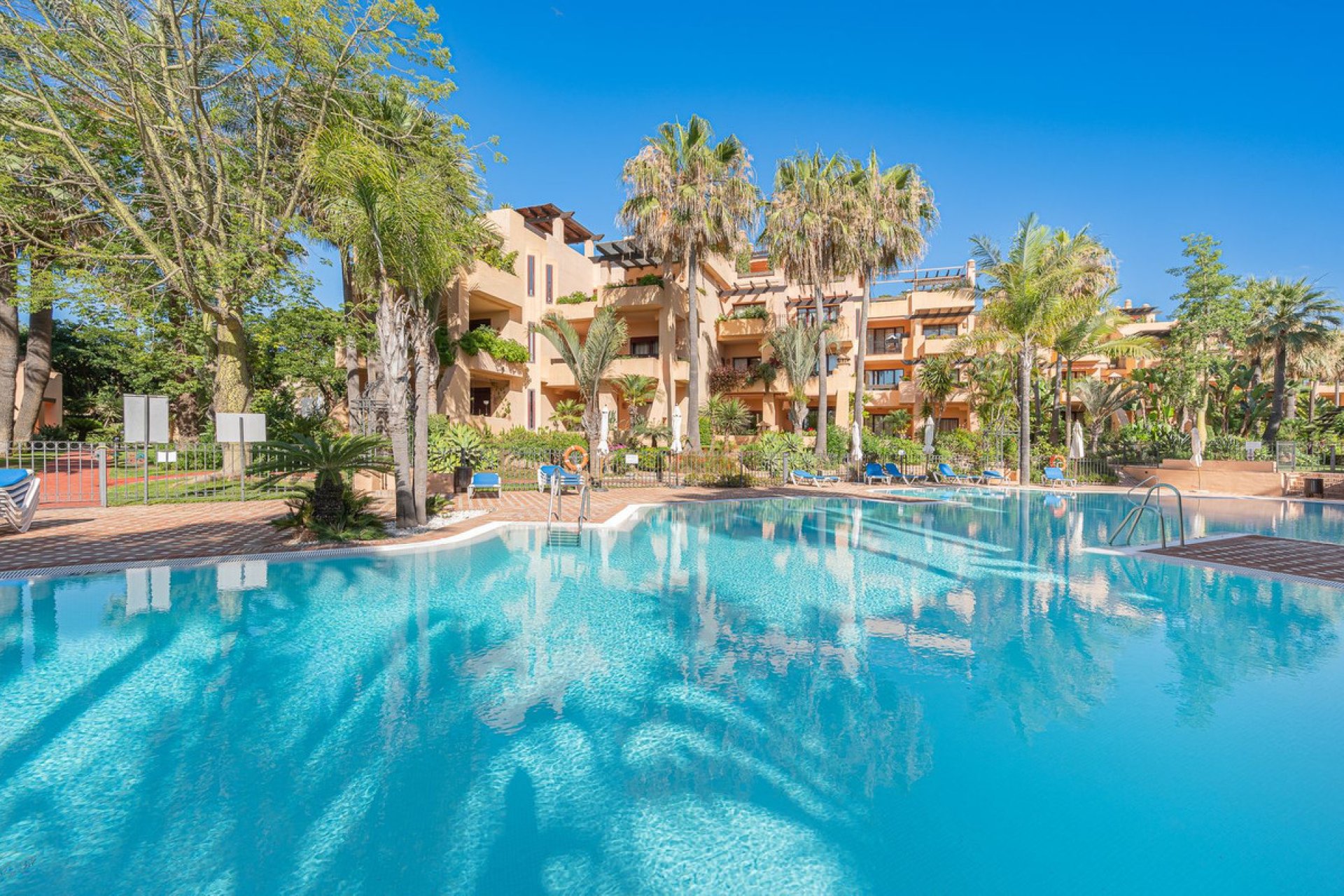 Resale - Apartment - Middle Floor Apartment - Marbella - San Pedro De Alcantara