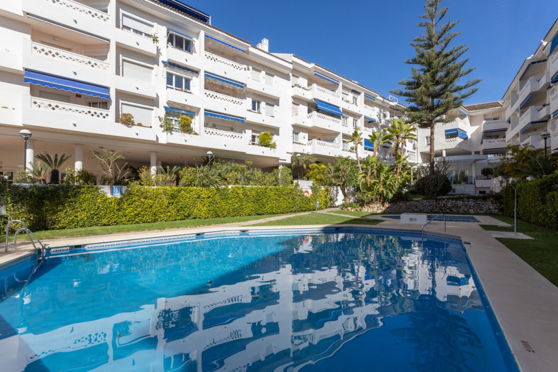 Resale - Apartment - Middle Floor Apartment - Marbella - San Pedro De Alcantara