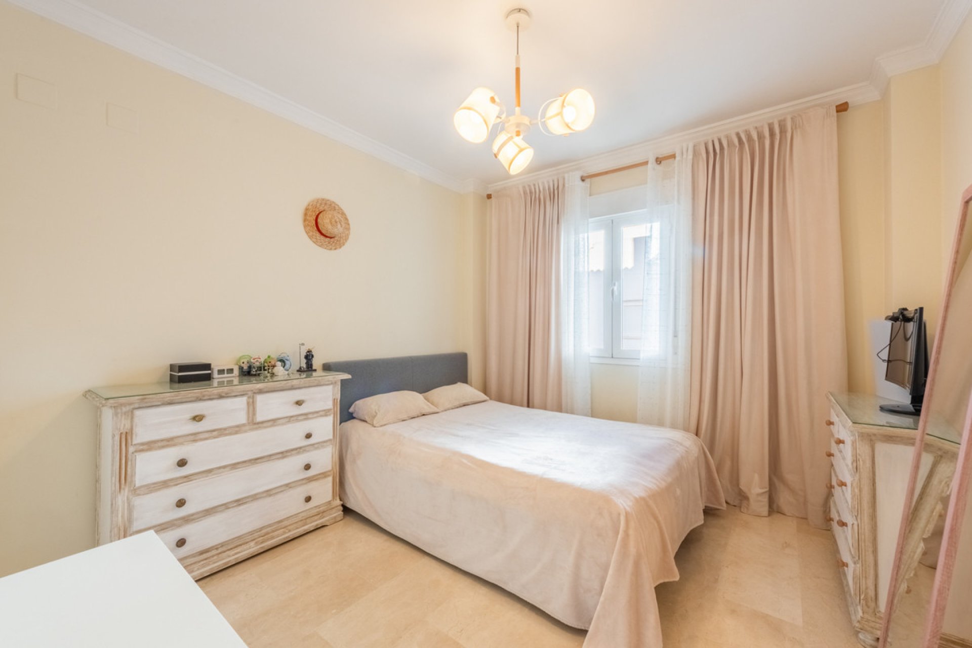 Resale - Apartment - Middle Floor Apartment - Marbella - San Pedro De Alcantara