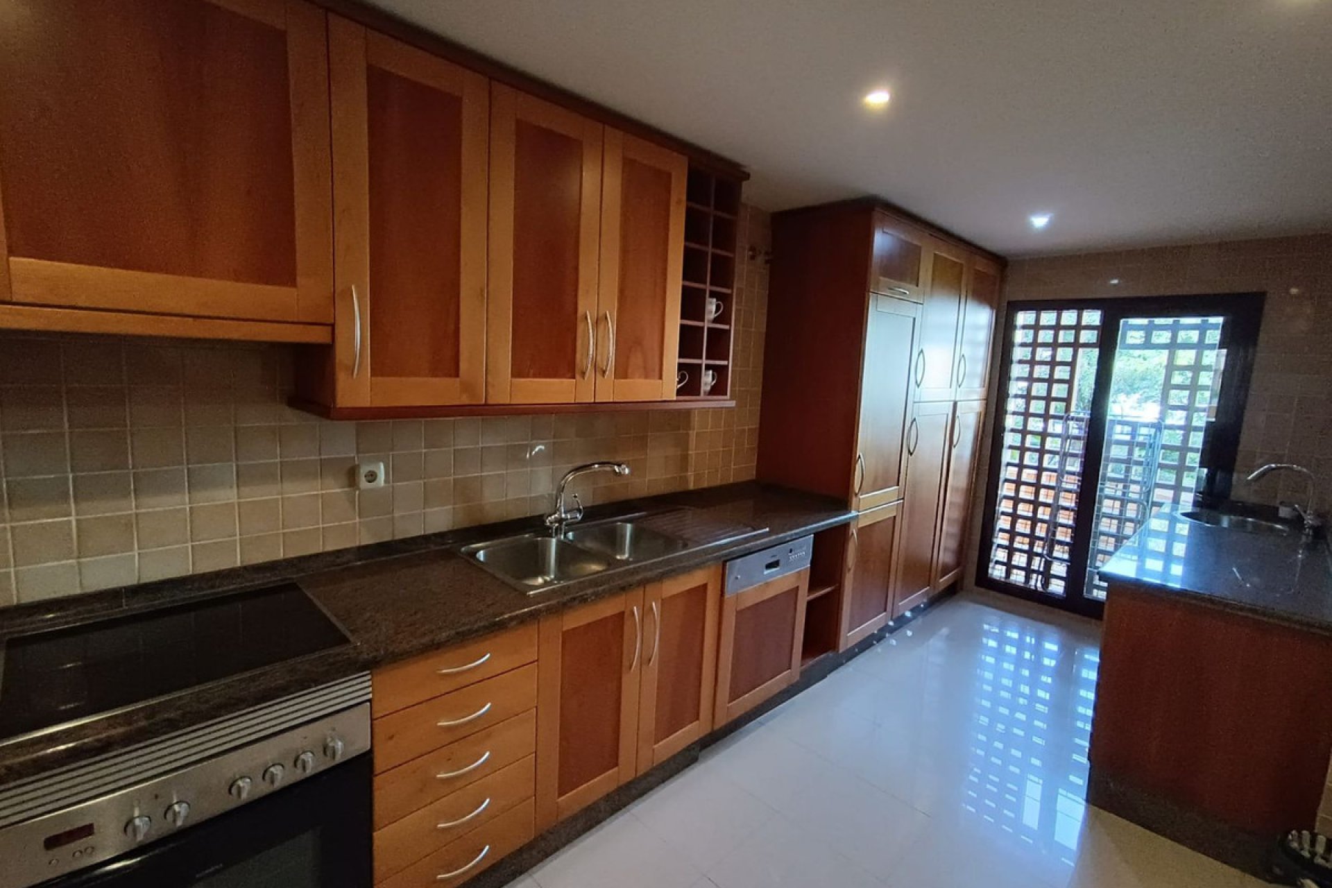 Resale - Apartment - Middle Floor Apartment - Marbella - San Pedro De Alcantara